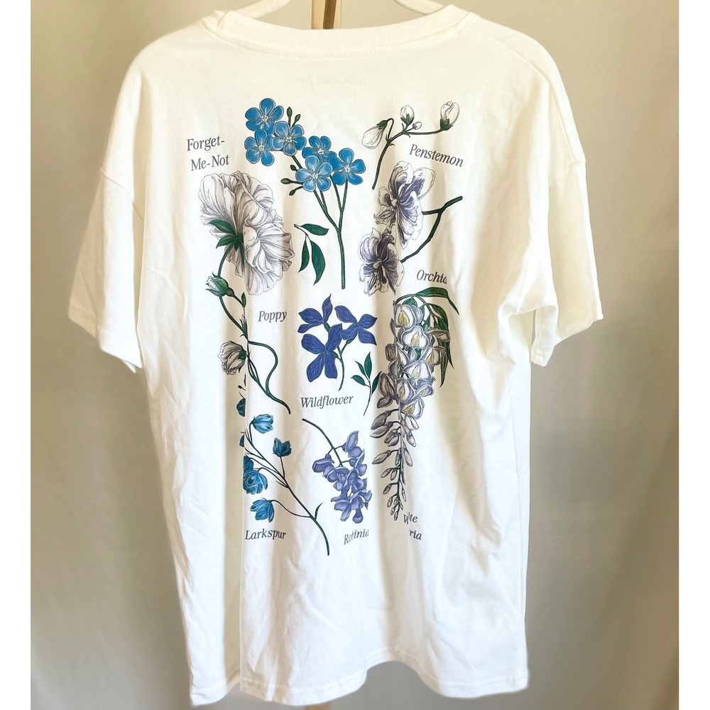 Bridgerton Let Love Bloom Graphic T-Shirt Cream Floral Botanical Netflix Small - Picture 4 of 7